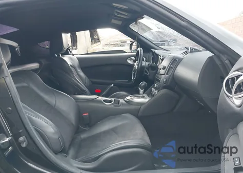 2010 Nissan 370Z Touring z USA, uszkodzony, nr VIN JN1AZ4EH8AM505622